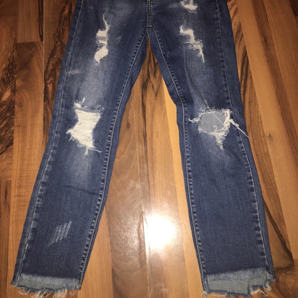 Distressed Jeans Med/Dark Wash